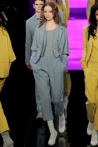 Look 44